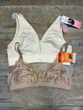 Jockey Warners 2 Wirefree Bras Lace Escape Forever Fit V Neck